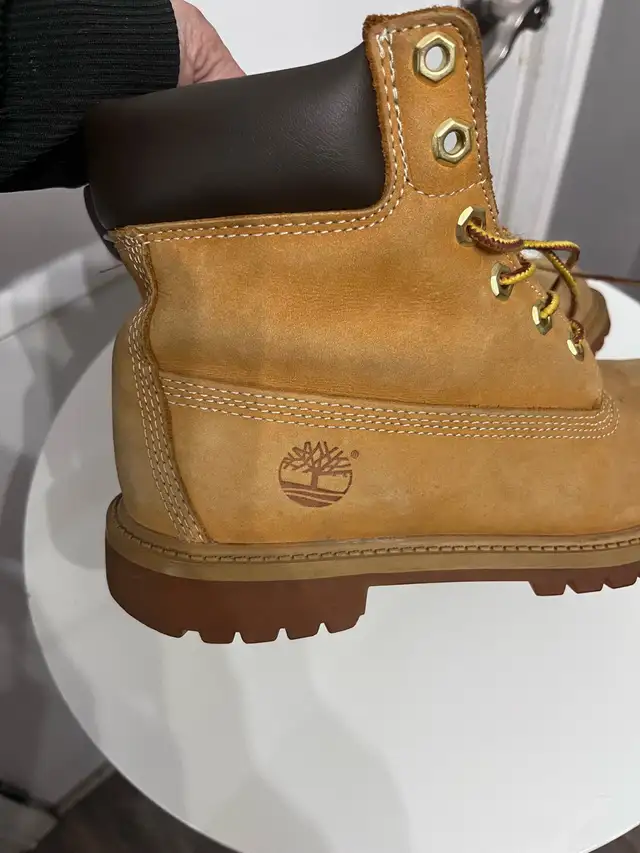 women’s timberland boots  in Women's - Shoes in City of Toronto - Image 4