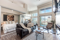 Beautiful Top Floor 'Turn Key' Condo