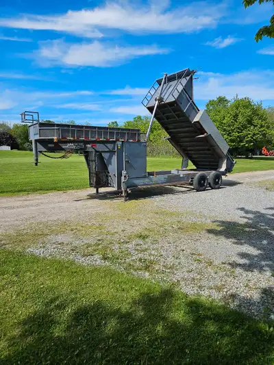2012 gooseneck Dump Trailer for sale 9000. Call me text Adam for info wainfleet 289 214 4603