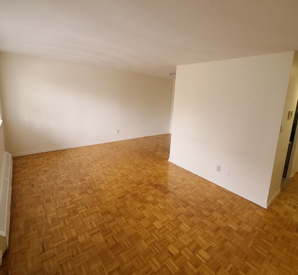 One Bedroom Apartment for Rent near Hurontario and Dundas 3
