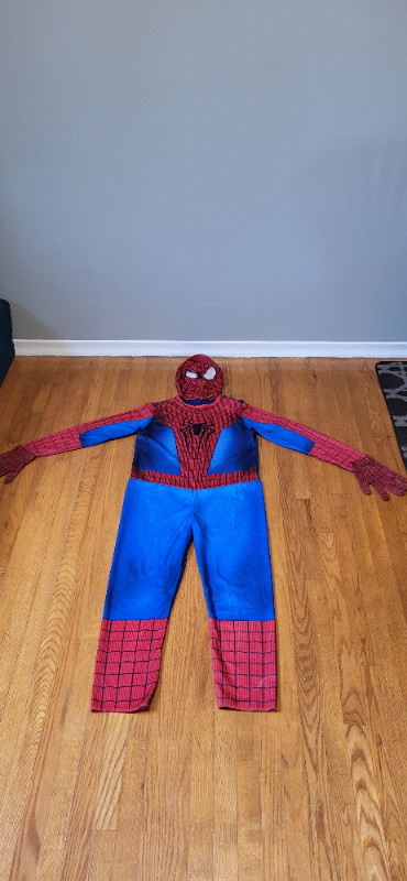 Spiderman Halloween Costume in Costumes in Oakville / Halton Region - Image 2