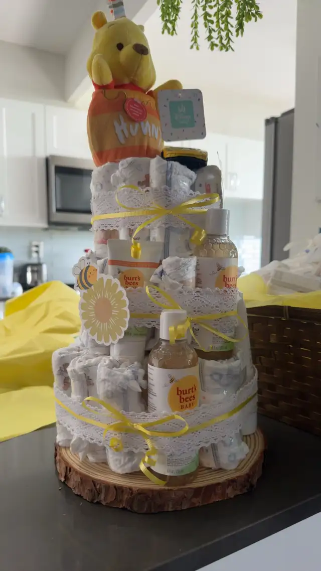 !!baby shower diaper cakes and treats !! in Other in Oakville / Halton Region - Image 2