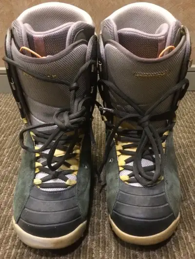 Burton Freestyle snowboard boots. Good condition. Size: Men's US 15