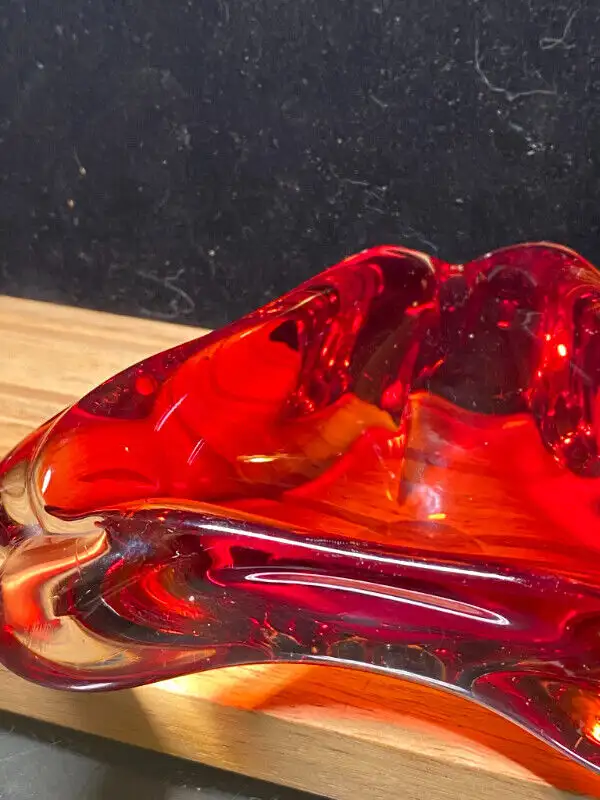 MiD CENTURY Ruby Red GLASS BOWL in Arts & Collectibles in Vancouver - Image 7