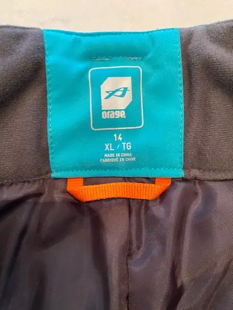 Women's Rossignol winter ski jacket XS in great condition in Women's - Tops & Outerwear in City of Montréal - Image 9