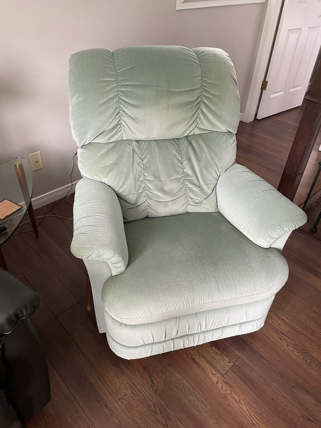 Lazy boy rocker recliner Chairs & Recliners Kitchener / Waterloo