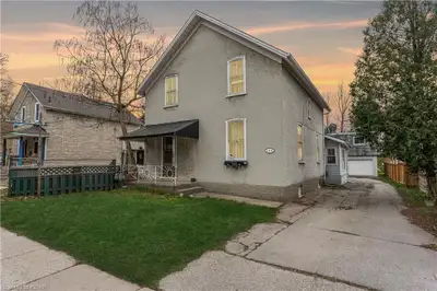 2nd Floor 3 bedroom apartment is available in mixed use property on Cooper Street in Hespeler Villag...