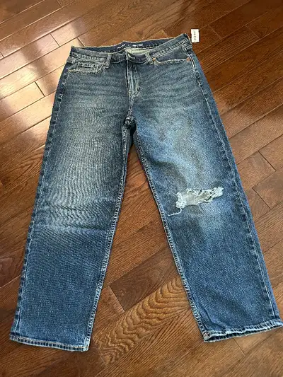 Women’s size 12 jeans. New., View more