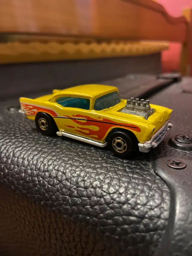 VTG 1976 Hot Wheels '57 Chevy Bel Air Yellow w/Flames & Chrome 