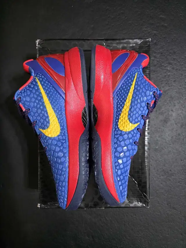 Kobe 6 Barcelona size 8.5 in Men's Shoes in Mississauga / Peel Region - Image 5