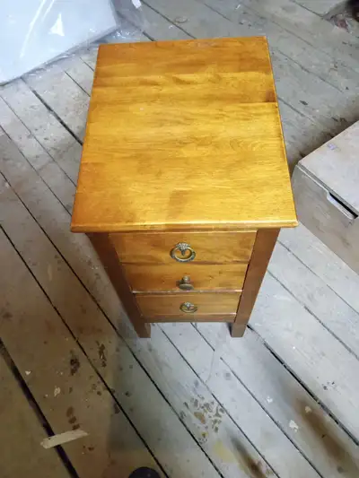 2 tables de nuit, View more