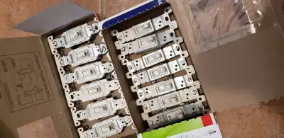Single + 3 way switch and covers / wallplate, View more