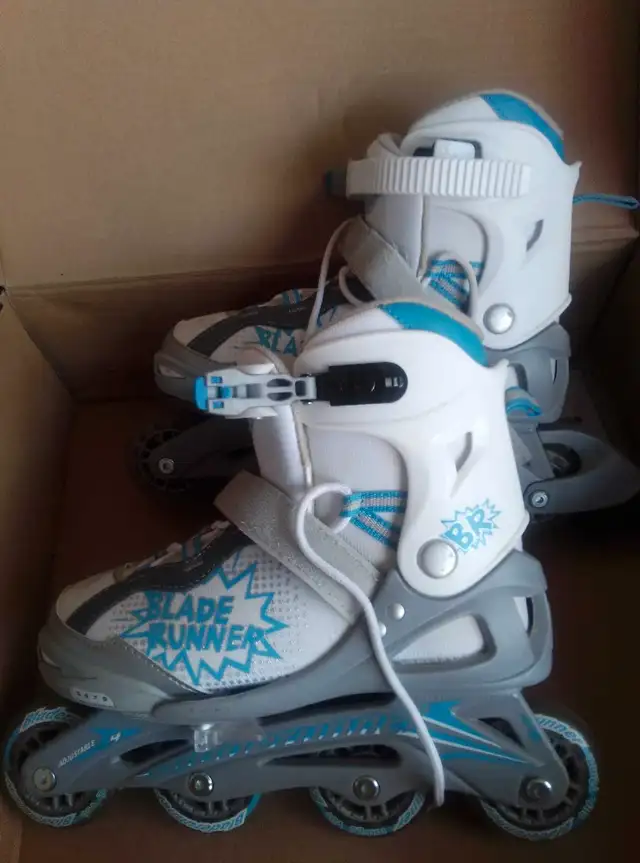 Patin aligné ajustable 5-8 in Skates & Blades in Longueuil / South Shore - Image 2