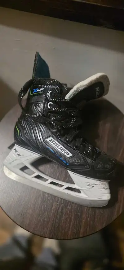 bauer youth skates size 1.5, View more