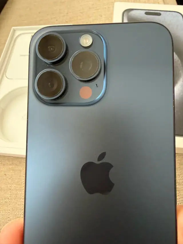 iPhone 15Pro Max, Blue Titanium, 256 GB in Cell Phones in Kitchener / Waterloo - Image 7