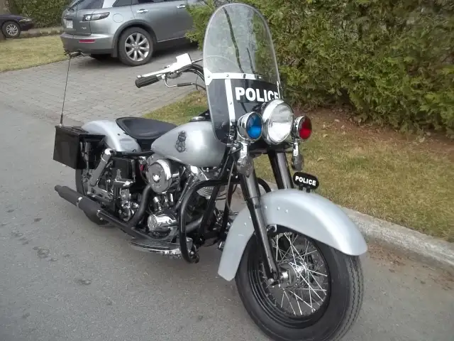HARLEY DAVIDSON FLH 1980 CUSTOM POLICE in Street, Cruisers & Choppers in City of Montréal - Image 6