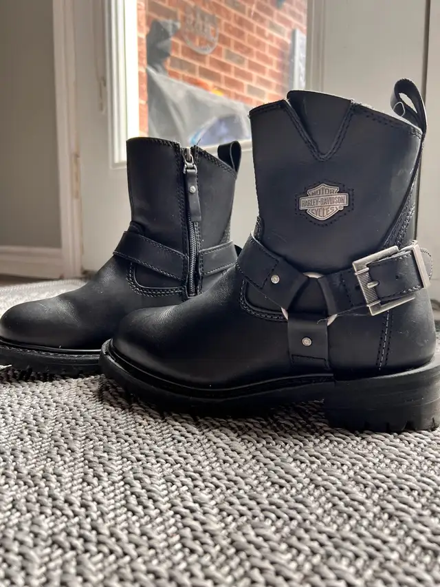 HD Motorcyle Boots - Ladies in Men's Shoes in Peterborough - Image 2