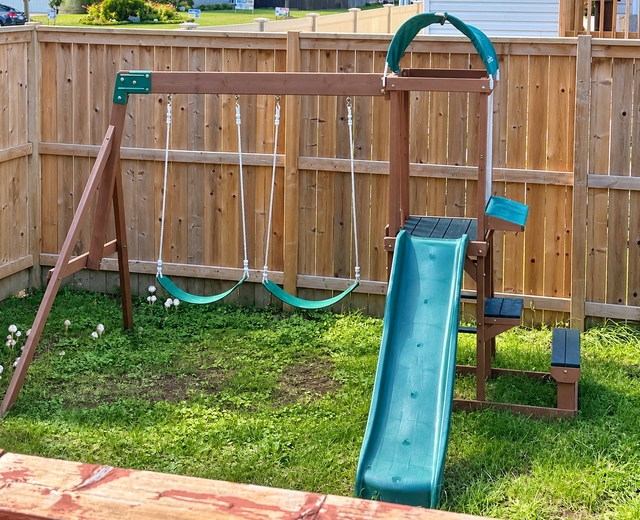 KidKraft Backyard Swing Set