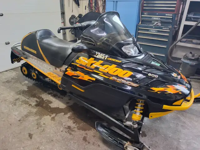 Skidoo MXZ in Snowmobiles in Belleville - Image 4