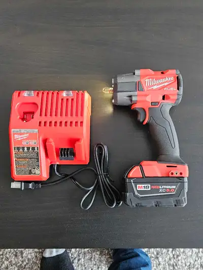 Milwaukee M18 FUEL 3/8" Mid torque Impact wrench kit, View more