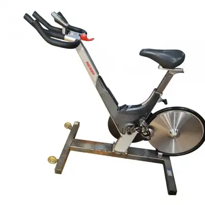 Get ready to elevate your home workouts with this Keiser M3 indoor cycle! This used bike is in good...