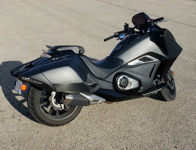 2017 HONDA NM4 in Street, Cruisers & Choppers in Calgary - Image 2