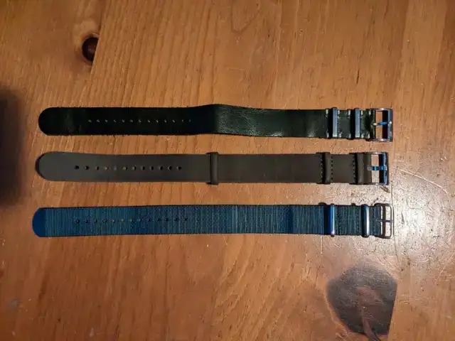 3 x 22mm nato straps black brown leather blue / grey fabric in Jewellery & Watches in Longueuil / South Shore - Image 2