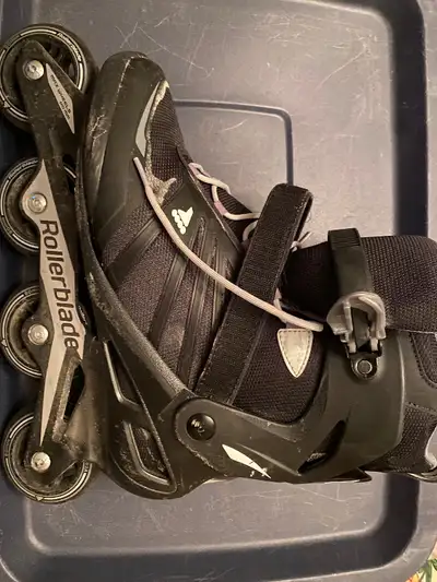 Rollerblade men's in-line skates (style Zetrablade), size 11 in black/silver. These were used only a...