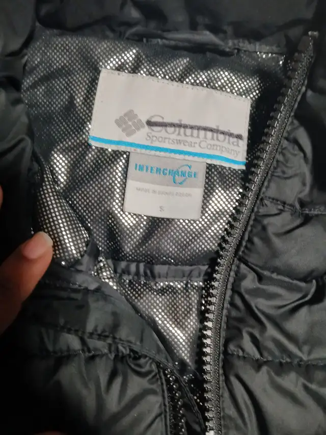 Columbia women jacket S in Women's - Tops & Outerwear in City of Toronto - Image 4