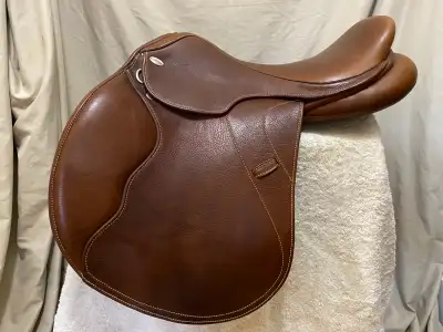 17” Santa Cruz Platinum jumping saddle for sale, View more