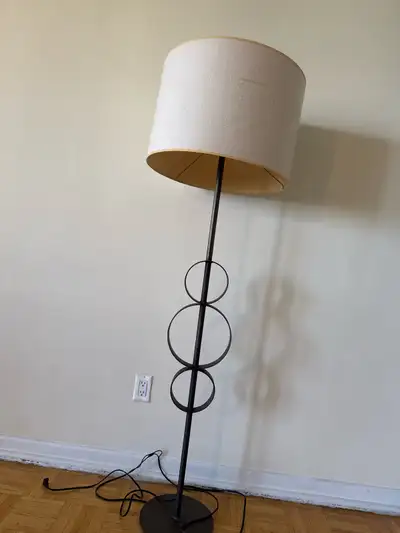 Looking For Male Roommate