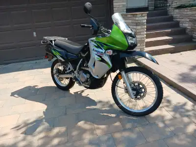 New Battery, new 16 tooth front sprocket, new braided steel brake line. Just done oil and filter cha...
