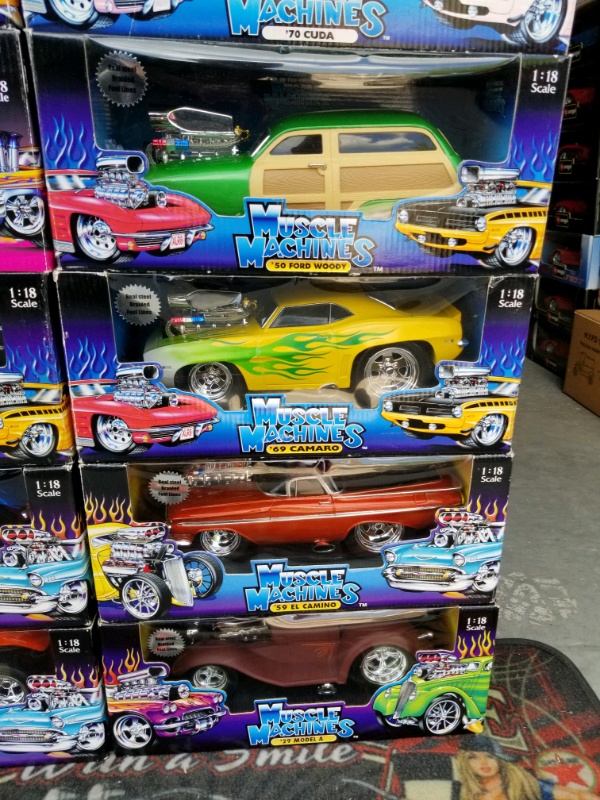 1:18 Diecast Muscle Machines Car and Truck Collection 2 in Arts & Collectibles in Markham / York Region - Image 8
