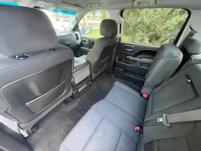 2015 GMC Sierra 1500 Crew Cab in Cars & Trucks in St. Albert - Image 11