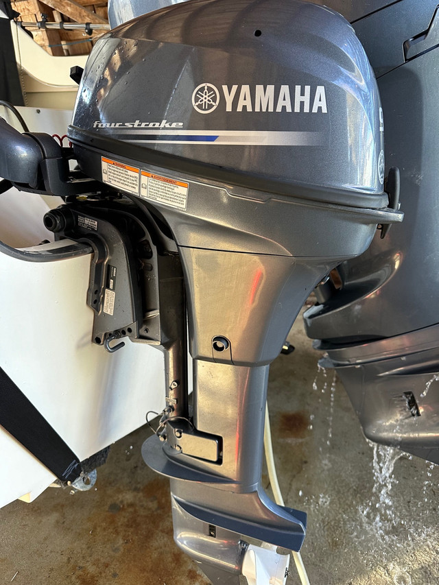 Yamaha 9.9HP manual start, low hours less than 25hrs  in Water Sports in Parksville / Qualicum Beach - Image 2