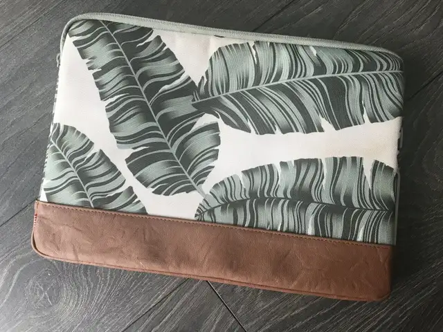 Herschel Laptop Case / Cover in Laptop Accessories in Markham / York Region - Image 3