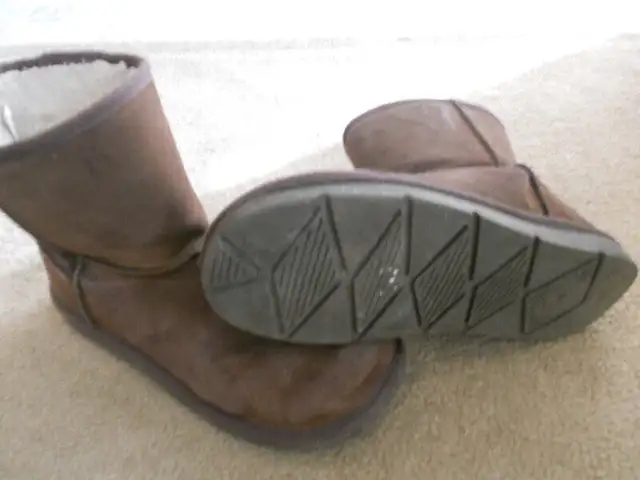Ladies Boots & Shoes in Other in Oshawa / Durham Region - Image 8