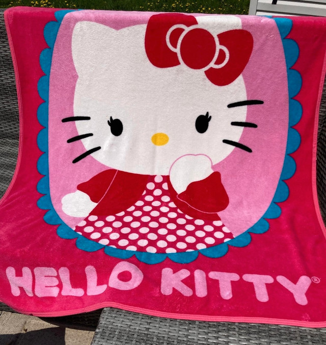 ON HOLD - Hello Kitty Fleece Blanket in Bedding in Gatineau