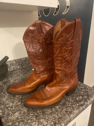 Ariat Men's Cowboy Boots Size 10EE Wide, View more