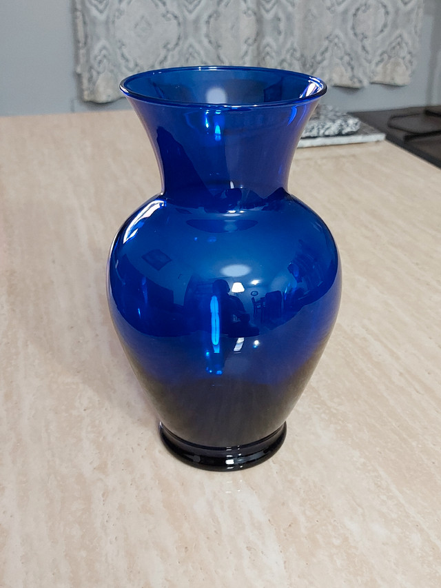 3 Cobalt Blue Vases  in Home Décor & Accents in Kingston - Image 3