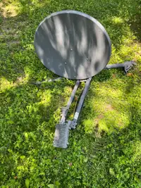  Xplornet Satelitte dish with modem 