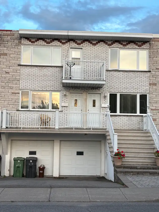 5 1/2 Lasalle Upper Duplex