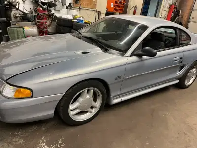 1995 Ford Mustang last year of the 5.0 runs good and is strong new clutch and trans rebuilt and new...