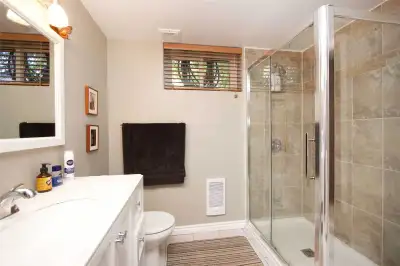 Female Student Housing - Shared Furnished Room Available