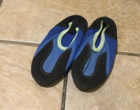 Toddler Water Shoes  size 9 - Excellent condition.