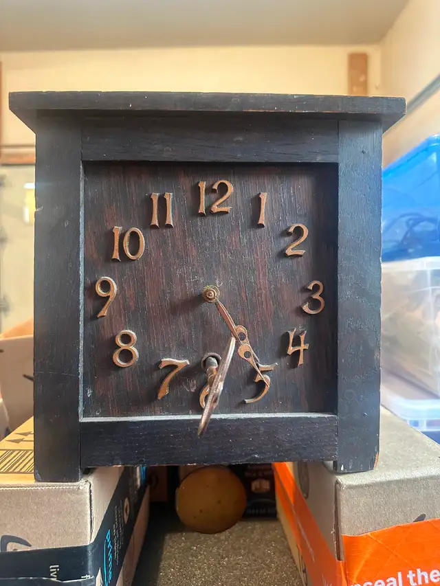 Antique wall clock in Home Décor & Accents in Ottawa - Image 2