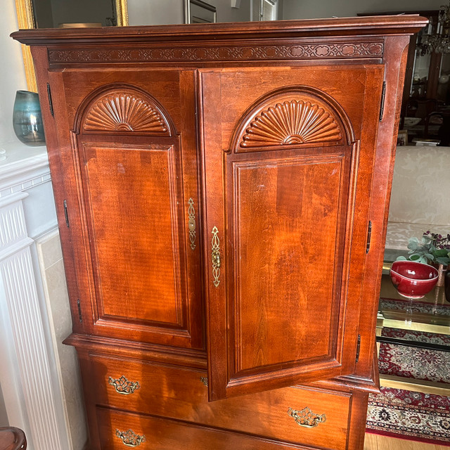 Stanley Mahogany Armoir / Dresser / Entertainment Unit in Dressers & Wardrobes in City of Toronto - Image 2