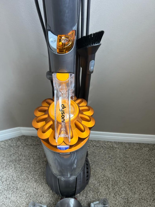 Dyson Ball Upright Vacuum Cleaner Still in warranty Vacuums