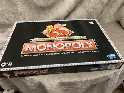This game is in great condition, never been used, you get everything you see in the photos and still...