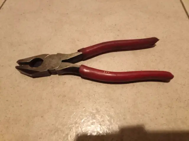 Electrician pliers628637394741771210